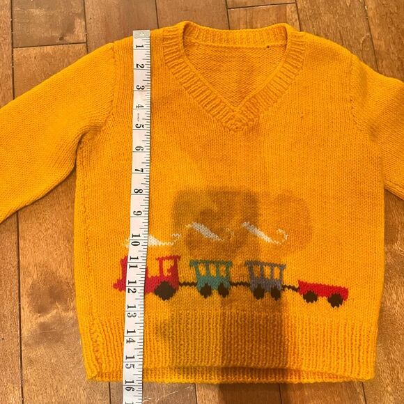 Vintage handmade Yellow Knit Sweater with Train Design - Picture 11 of 11
